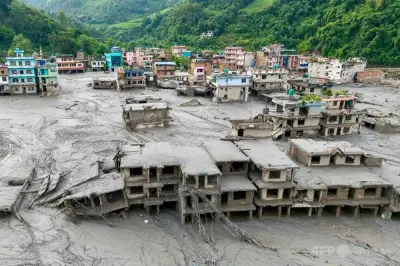 ネパール・チベット洪水、氷河崩落が原因か 専門家が見解