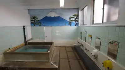 創業100年、岡山「えびす湯」は千鳥・大悟さんの故郷の石をくりぬいた風呂が名物