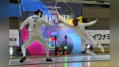 パリ五輪金の加納虹輝選手、岩国市でエキシビションマッチ 10対8で松本選手を制す