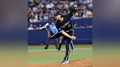 オリックス山崎が好リリーフ、フォークでソフトバンク強力打線を封じる