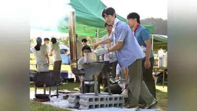 悠仁さま、キャンプ大会で豚汁作りを体験「ピーラーは３週間ぶり」