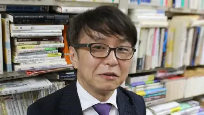 SNS時代の読解力、言葉の濁流から自ら選択 文脈を想像する技術 明治大教授・伊藤氏貴さん