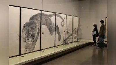 芦雪の襖絵「龍」と「虎」圧巻、県立博物館で特別展