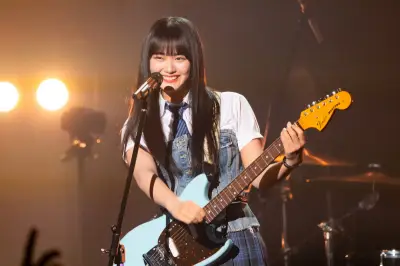 櫻坂46山﨑天、ギターかき鳴らし開幕宣言 『閃光ライオット』で10代へ熱いメッセージ