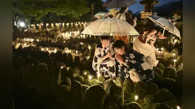 京都・あだし野念仏寺で千灯供養 石仏にろうそく揺れる幻想的な夜