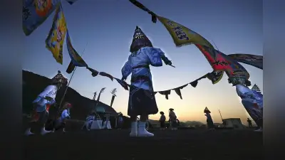 「シットロト踊り」大漁と魚の供養願い奉納 室戸市で27か所巡る