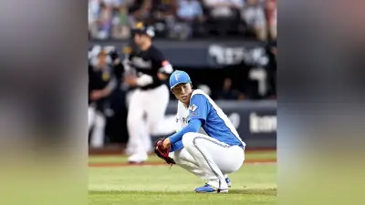 ソフトバンク、栗原の満塁弾で日本ハムと引き分け…オリックス連敗止める