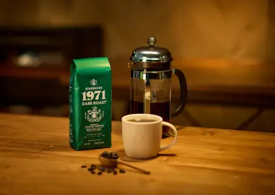 スタバ創業年冠した『1971 ダーク ロースト』9月9日発売 深煎りの魅力発信