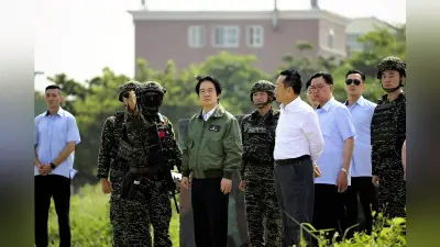 台湾軍、高雄で中国軍上陸想定の迎撃訓練 頼総統が視察