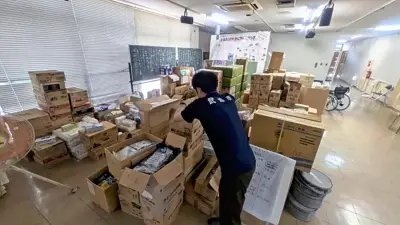 熊本地震被災地で活動の武雄市職員3人、小松市長に報告