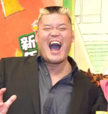 天山広吉引退試合で“友情タッグ”復活 飯塚高史がサプライズ登場