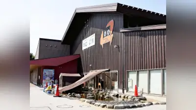 鳥取の水族館、屋外プールに屋根設置へCF 夏も魚と触れ合えるよう