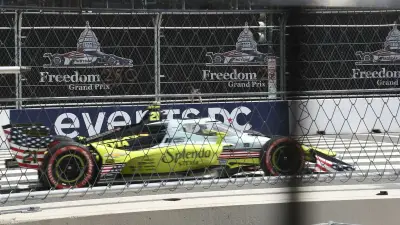 トランプ氏、ワシントン初のインディカー観戦 専用車で周回、建国250年行事で