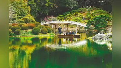 栗林公園に体長1mのイノシシ、北庭の芝生広場を横切る…香川県がわな設置を検討