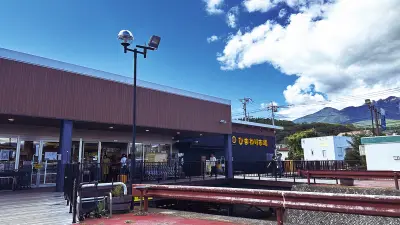 山梨の個性派スーパー「ひまわり市場」、熱血社長のマイクパフォーマンスが話題