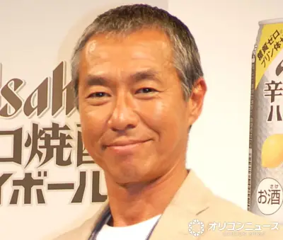 柳葉敏郎、元付き人の中野英雄・野村祐人・仲野太賀らと野球ユニフォーム姿の豪華ショット公開