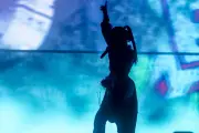 Ado新曲「モンストロ」インタビュー、怪物の声とライブへの思い