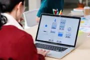 AI時代の自治体Webサイト、「3クリックルール」はもう古い？ 新たな設計思想とは