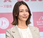 相武紗季、子連れでコストコへ「ついつい買いすぎてしまう」カートに子ども乗せた姿公開