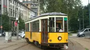 ほぼ100歳でも現役、欧州「レトロ路面電車」事情