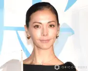 土屋アンナ、さかなクンとペアコーデで水族館登場「ギョーディネート」に反響