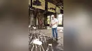 夕張の旧火力発電所でアート展、炭鉱住宅のオブジェや大型パネル展示