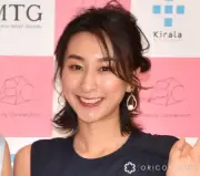 浅田舞、宮古島で背中ざっくり水着姿を披露「ベリービューティフル」の声