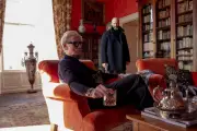 ビル・ナイ、『シェルター』でステイサム愛とスーツ愛を語る パジャマ姿拒否も告白