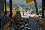 コロンビア新大統領就任翌日に連続爆破、麻薬テロと徹底抗戦