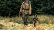 ブラッド・ピット主演『ハート・オブ・ビースト』予告公開、義足の元軍用犬とアラスカから生還
