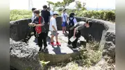 室蘭の戦跡、親子で巡るバスツアー 太平洋戦争末期の艦砲射撃を学ぶ