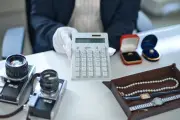 実家の片づけで「カメラ」買取依頼が前年比4倍に 買取専門店鑑定士が教える「お宝」の見分け方