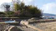 奈良「ネコ塚古墳」発掘で周濠や葺石出土、被葬者は葛城氏重臣か