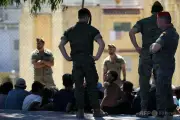セウタに未成年不法移民1000人超、首長が緊急支援要請