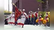 智弁和歌山、深紅の優勝旗持ち帰る　約200人が出迎え