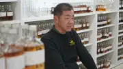 埼玉の小さな蒸留所、従業員50人で「1億円ウイスキー」を生んだ理由