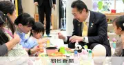 待機児童2435人、9年ぶり増加　東京都の第1子無償化が影響か
