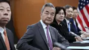 中国、日中外相接触を否定 「日本執政当局」の呼称に込めた含意