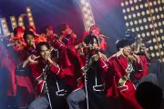 秋元康総合プロデュース「Cloud ten」がお台場の専用シアターで初公演 グランドオープンとゲネプロを実施