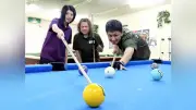 国スポデモスポのビリヤード、夫婦で出場へ 佐井川さん夫妻が練習に励む