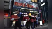 ミナミのカラオケ店で覚醒剤所持、ベトナム人8人逮捕