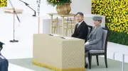両陛下、全国戦没者追悼式でご黙禱 秋篠宮ご夫妻はパラグアイご訪問