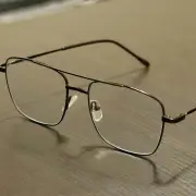 老眼と思い込みやすい目の病気、白内障や黄斑疾患など要注意