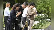 千鳥ヶ淵戦没者墓苑に遺族ら、戦争語らなかった父の傷が物語る悲惨さ
