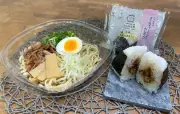 ファミマ×ラーメンLab Q監修 冷製煮干し醤油ラーメンとおむすび発売