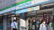 ファミリーマート、レジ端末刷新を検討　約10年ぶり、自動釣り銭機能強化へ