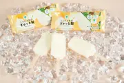 ファミリーマート、長野県産梨果汁60%のバーアイス「とろける食感 ぎゅっと梨」を数量限定発売