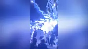 伊東の花火大会で打ち上げ花火が落下、観客3人がやけど 約2万発打ち上げ