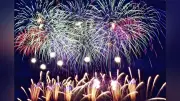 諏訪湖の夜空彩る花火大会、２時間にわたり２４セット披露