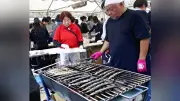 大船渡で初さんま祭、約8000匹を無料提供 焼きたてに舌鼓